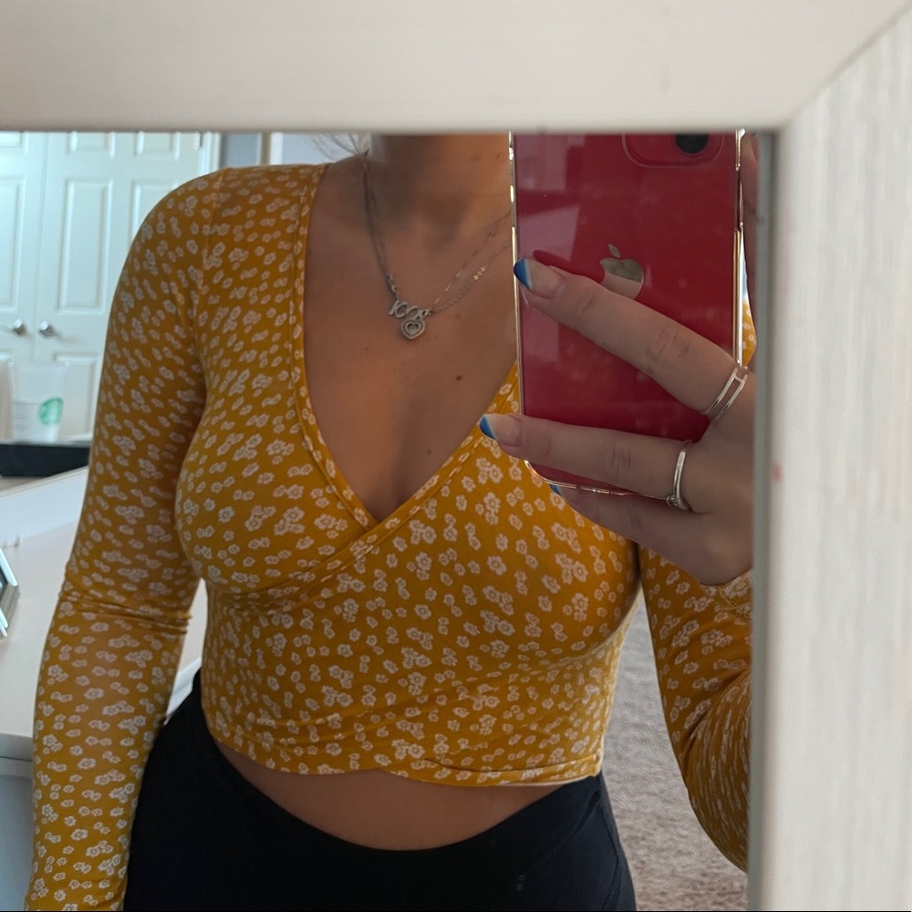 Floral Long Sleeve Wrap Crop Top.